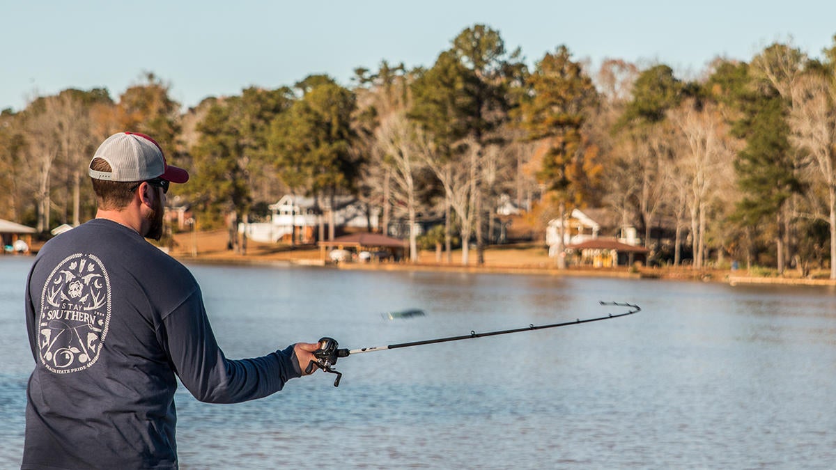 lews-custom-plus-jerkbait-special-rod-casting.jpg