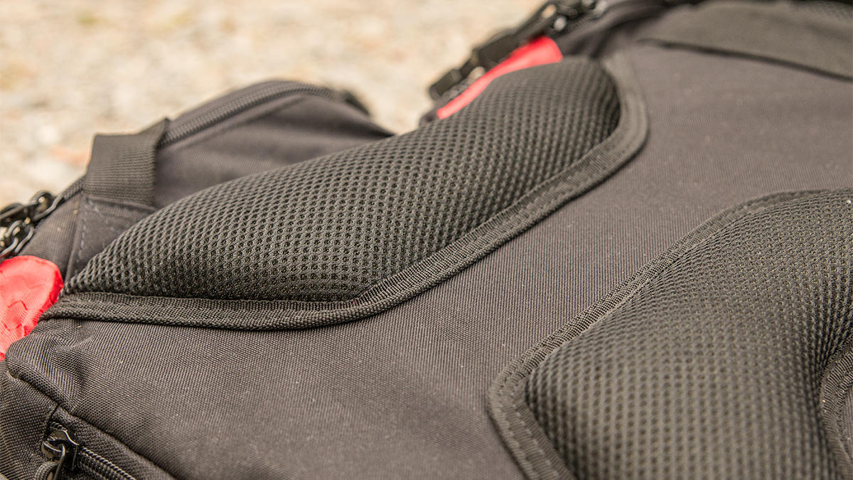 piscifun-fishing-tackle-backpack-padding.jpg