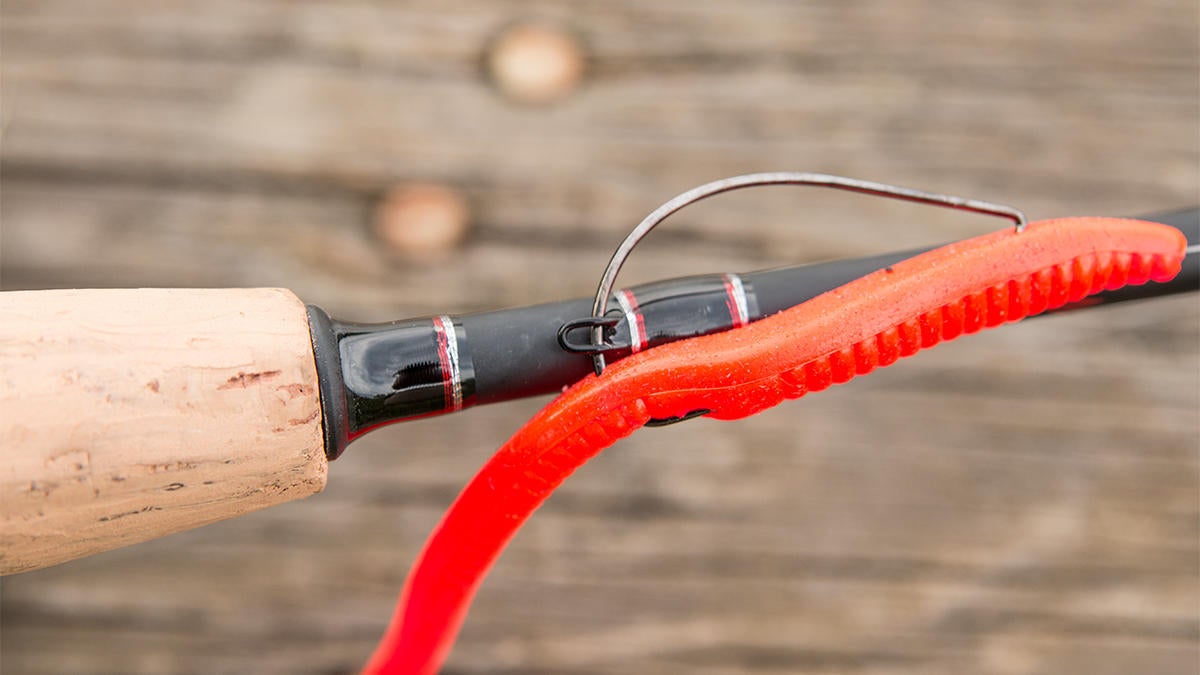 falcon-expert-spinning-rod-floating-worm.jpg