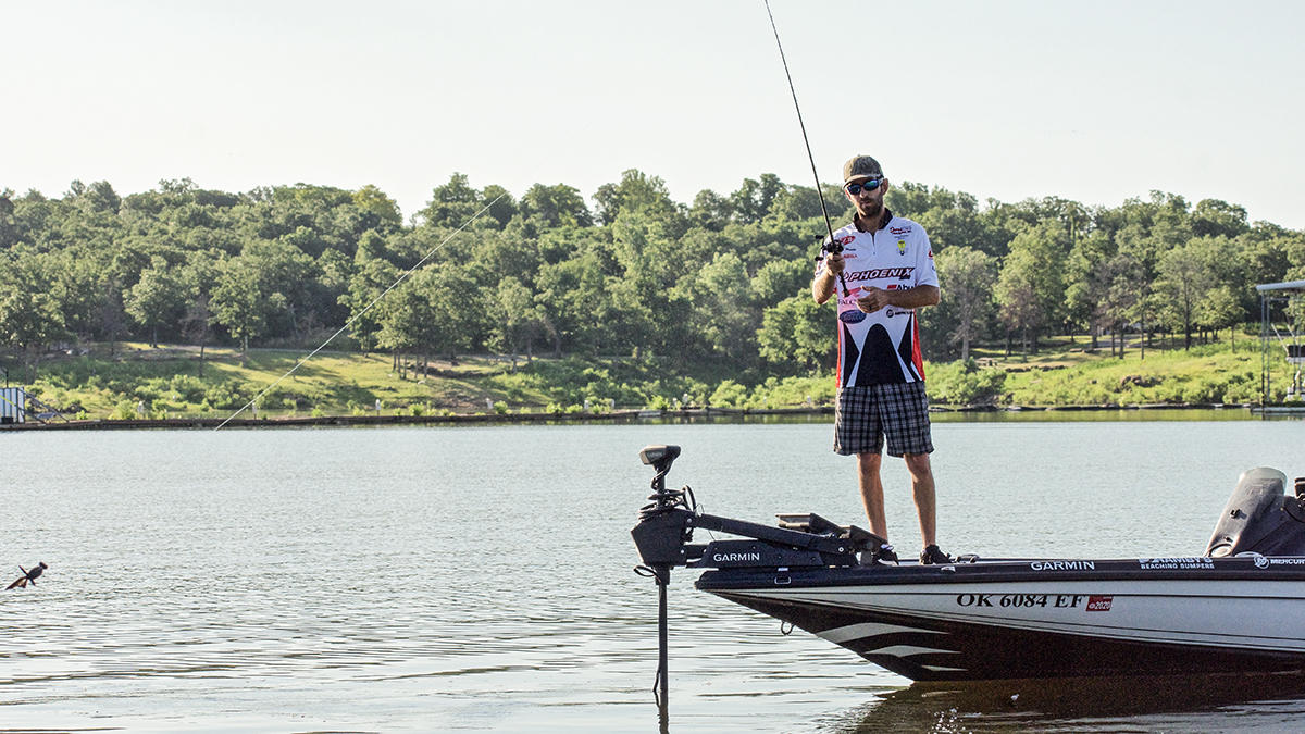 swinging-jighead-for-summer-bass-1.jpg