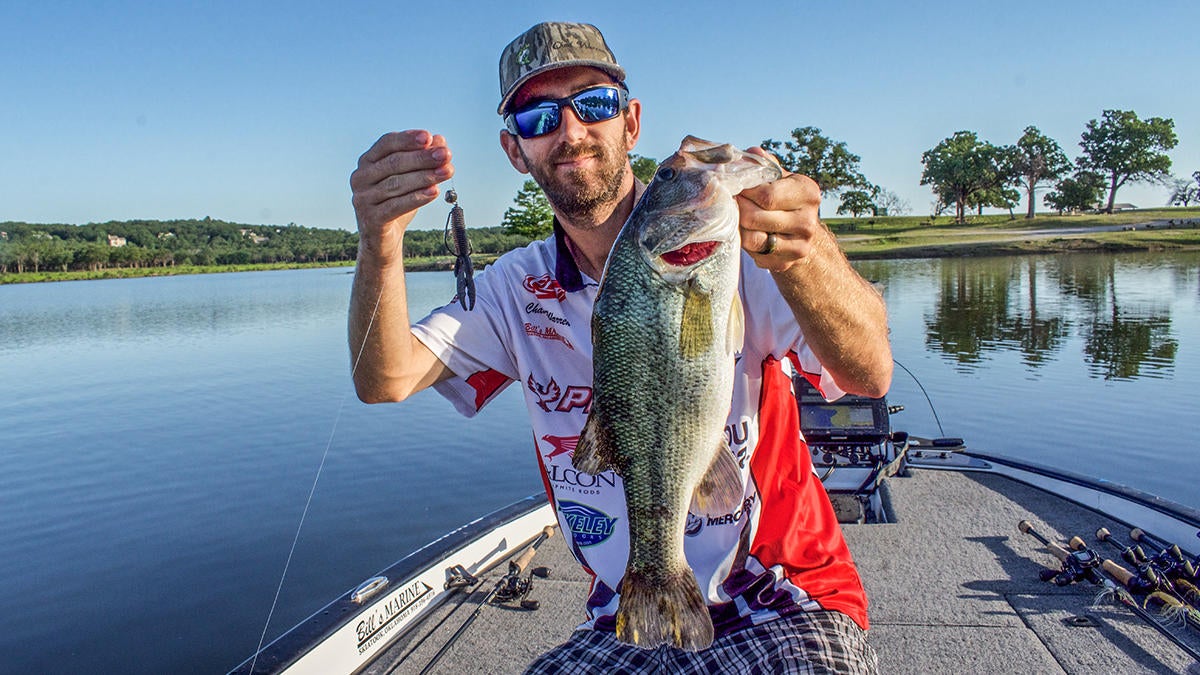 swinging-jighead-for-summer-bass-4.jpg