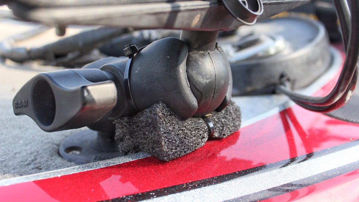 clever-ways-to-use-a-zip-tie-in-bass-fishing-2.jpg