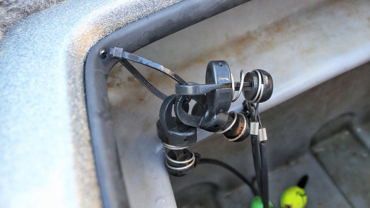 clever-ways-to-use-a-zip-tie-in-bass-fishing-3.jpg