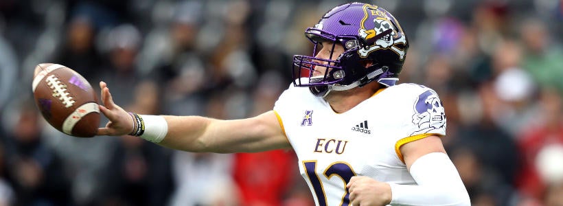 <p>Sep 8, 2018; Greenville, NC, USA; East Carolina Pirates defensive end Michael Swift (24) carries the american flag before the start of the game against the North Carolina Tar Heels at Dowdy-Ficklen Stadium. The East Carolina Pirates defeated the North Carolina Tar Heels 41-19.</p>