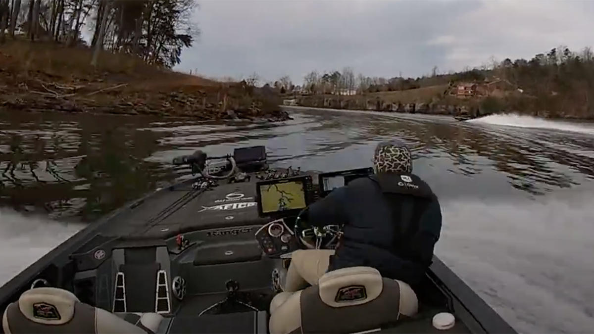 Bass Boat Crashes in Tackle Warehouse Pro Circuit Tour