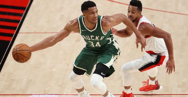 <p>giannis bucks</p>