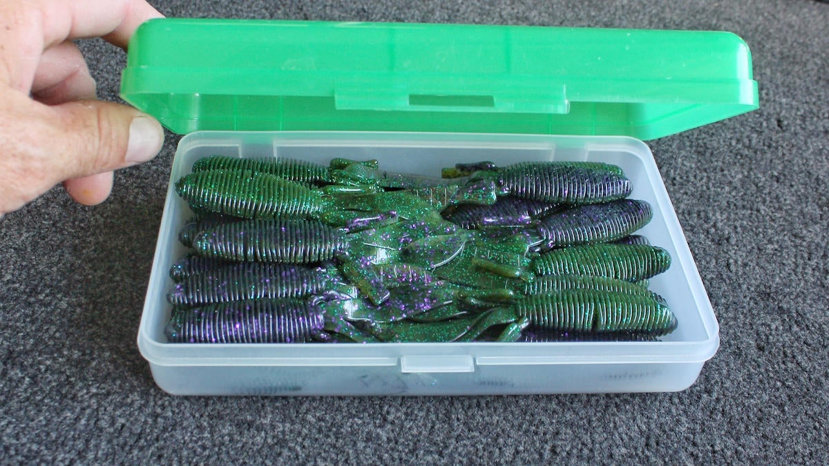 bass-fishing-hacks-with-household-items-11.jpg