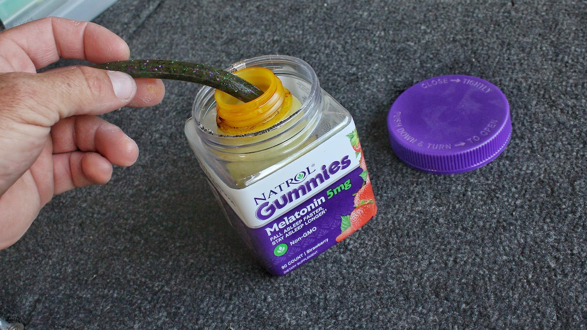 bass-fishing-hacks-with-household-items-9.jpg