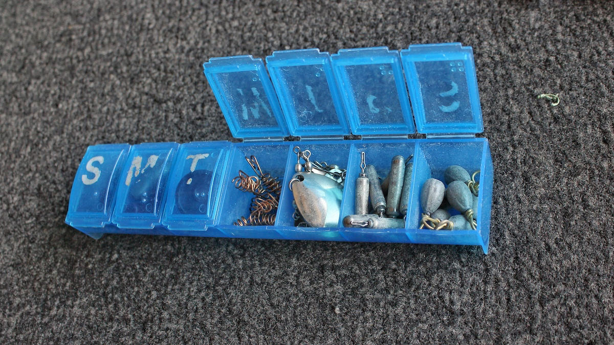 bass-fishing-hacks-with-household-items-3.jpg
