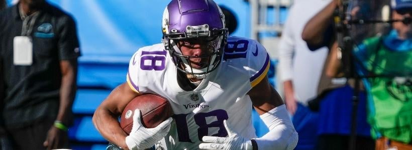 <p>Maxx Crosby, Derek Carr Las Vegas Raiders</p>