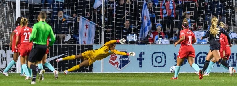 Adrianna-Franch-nwsl-gettyimages-1351777245