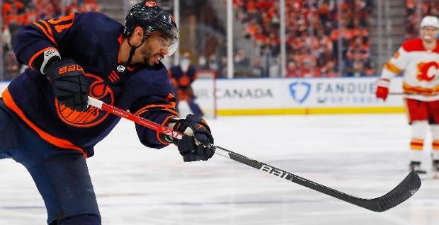 Oilers' Evander Kane has wrist sliced in bloody incident