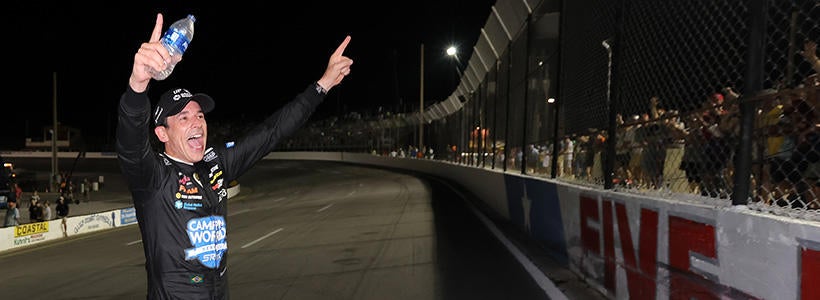 <p>PENSACOLA, FLORIDA - JUNE 18: Hélio Castroneves, driver of the #06, celebrates after winning a Camping World Superstar Racing Experience event at Five Flags Speedway on June 18, 2022 in Pensacola, Florida.</p>