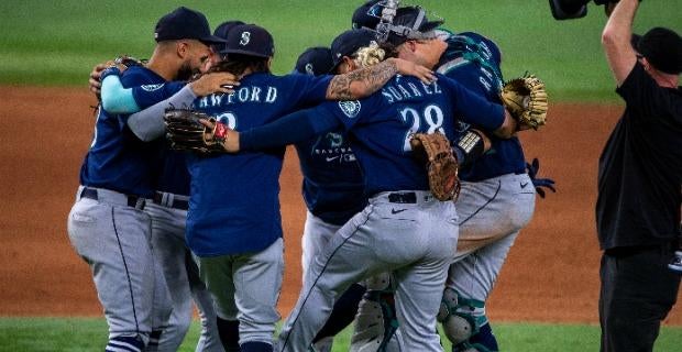 Mariners open second half vs. Astros looking to tie franchise-record win streak, now clear betting favorites to end longest MLB playoff drought