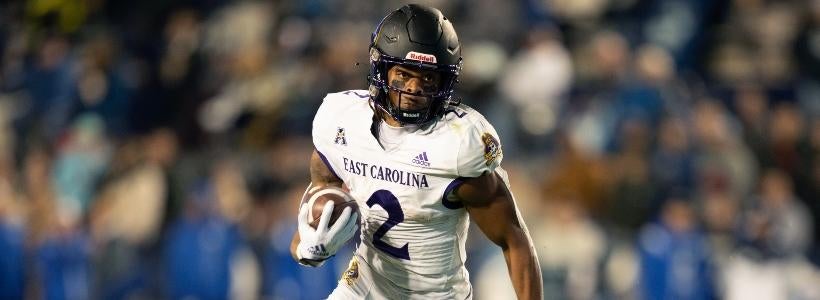 Barrett Sallee - The CBS Sports College Football expert picks against the  spread for the next eight bowl games. Top 25/bowl record ATS: 157-118  (57.1%)