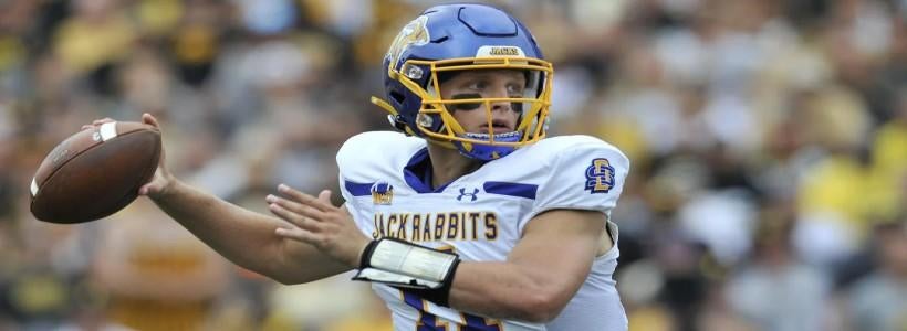 North Dakota State vs. South Dakota State odds, line, spread: Veteran analyst reveals college football picks, predictions for FCS Championship Game