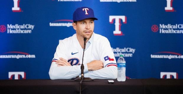 2023 AL Cy Young Award odds: New Rangers righty Jacob deGrom favored, but already dealing with injury concern as pitchers and catchers report