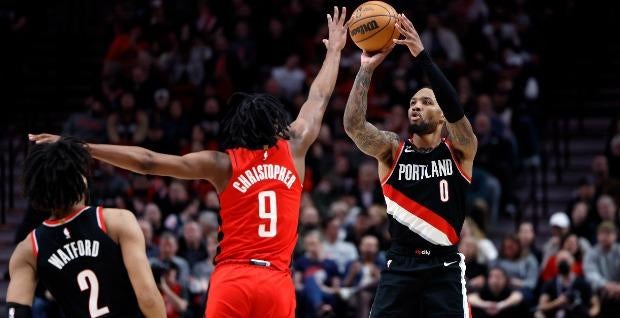 Trail Blazers vs. Warriors Tuesday NBA injury report, odds, props: Damian Lillard set at season-high 37.5-point total after 71-point game