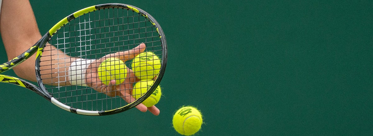 <p>Tennis</p>