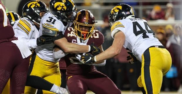 Minnesota vs. No. 24 Iowa Big Ten Week 8 college football odds: Total of 32.5 points among lowest in years; Hawkeyes lose leading receiver for season