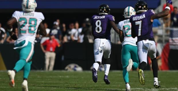 Dolphins vs. Ravens NFL Week 17 odds, props: Baltimore can clinch AFC's top seed with win; Lamar Jackson could wrap up second MVP Award