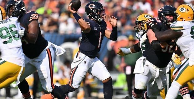 Bears vs. Packers NFL Week 18 playoff scenarios, odds: Justin Fields could keep Green Bay from postseason in potential final game as Chicago's quarterback