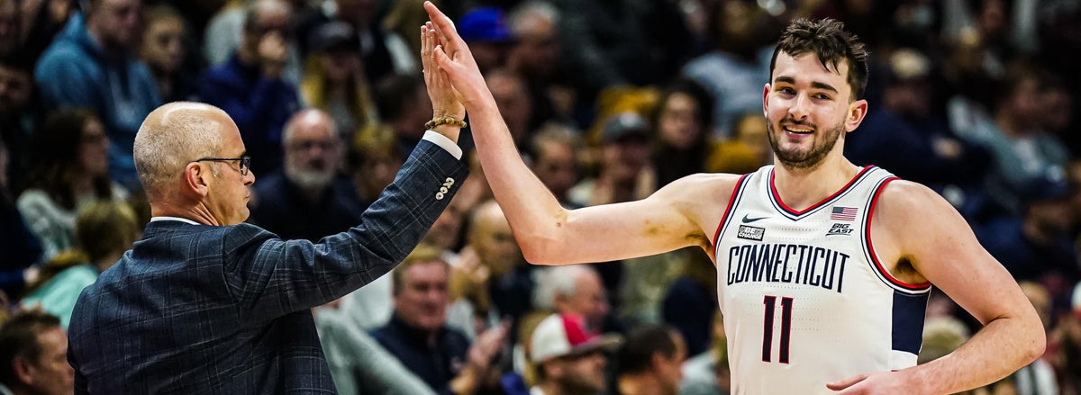 <p>Alex Karaban and Dan Hurley, UConn Huskies</p>