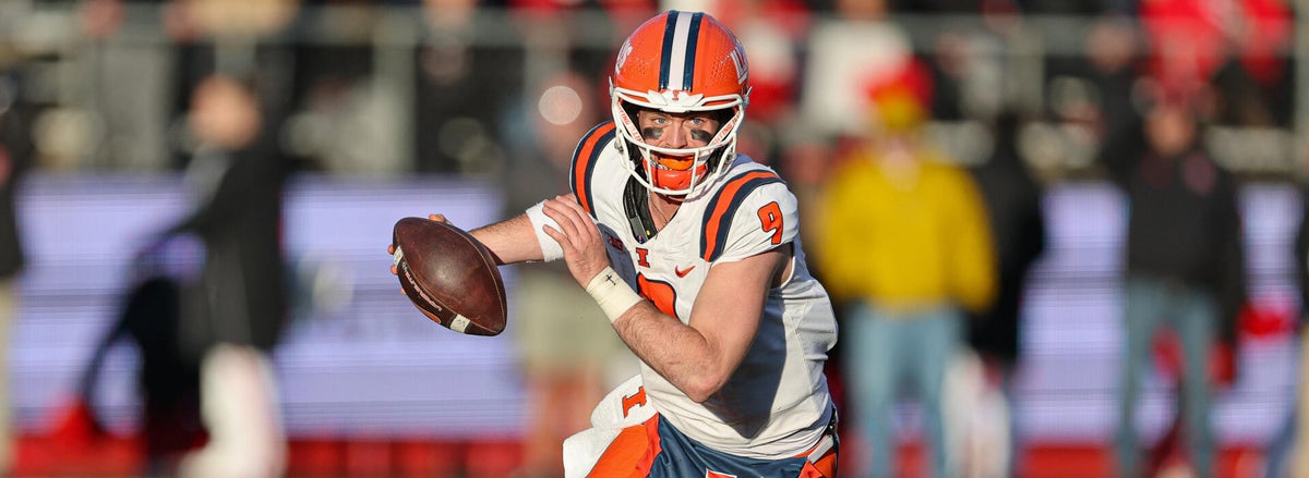 <p>Luke Altmyer, Illinois Fightning Illini</p>