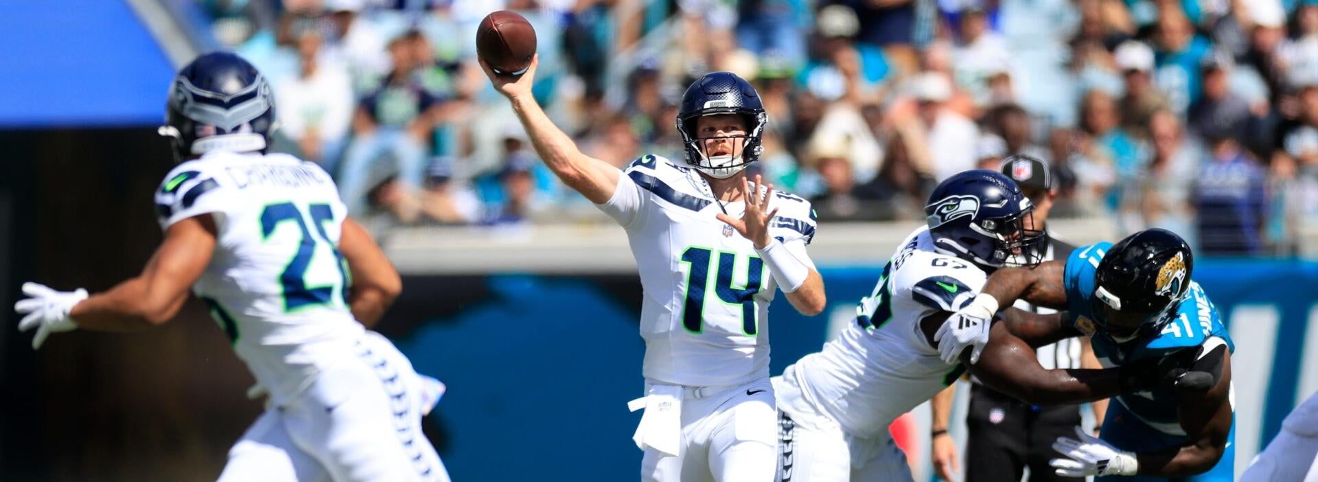 Texans vs. Seahawks line, odds: Proven model releases spread pick for 2025 NFL Week 7 Monday Night Football