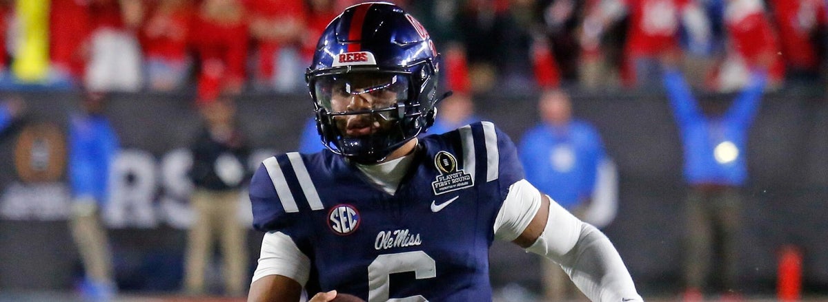 <p>Trinidad Chambliss, Ole Miss Rebels</p>