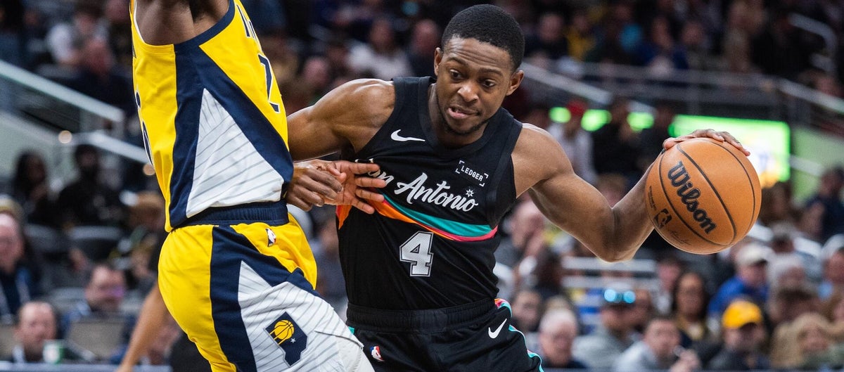 <p>De'Aaron Fox</p>
