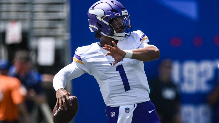 Vikings-Packers picks for Week 1 from model on 53-37 run