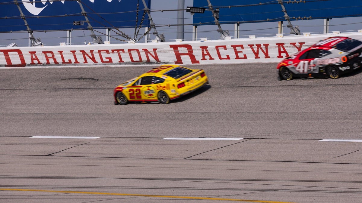 nascar-darlington-joey-logano