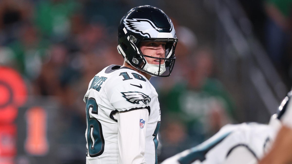 tanner-mckee-eagles-imagn-images