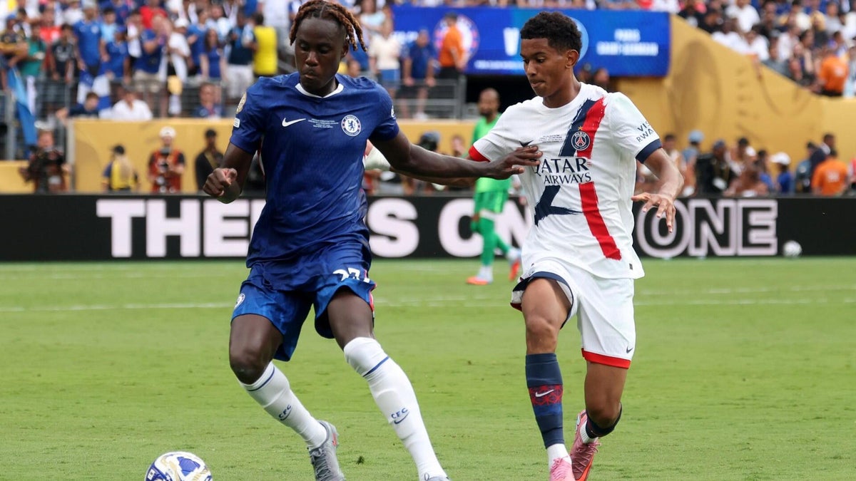 <p>Senny Mayulu, Paris Saint-Germain</p>