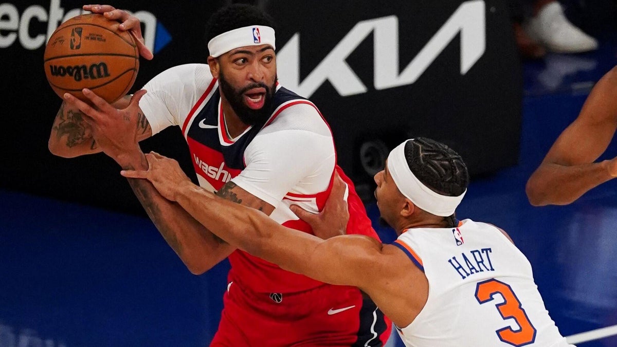 <p>Anthony Davis</p>