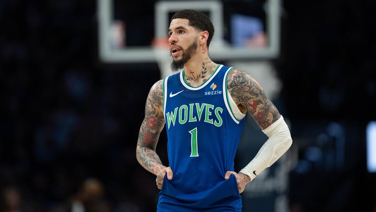 <p>Anthony Davis</p>