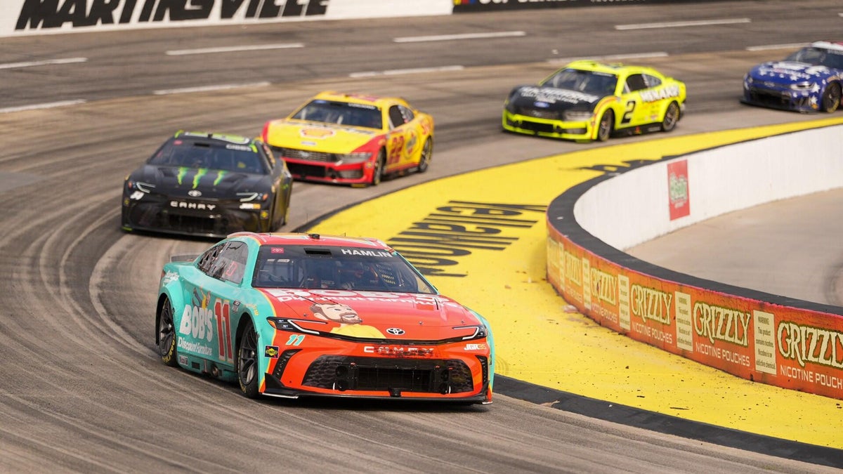 denny-hamlin-nascar-martinsville-imagn