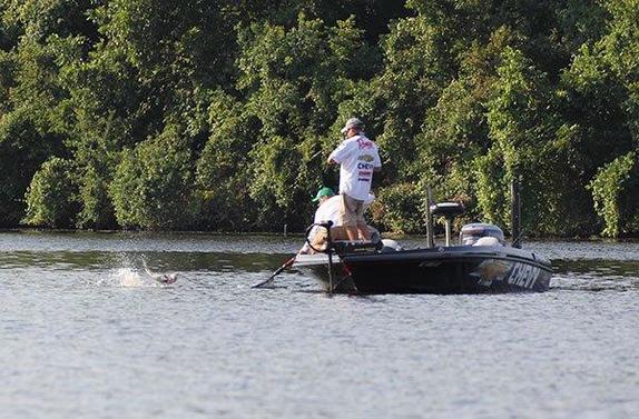 bryan-thrift-netting-jumping-bass.jpg