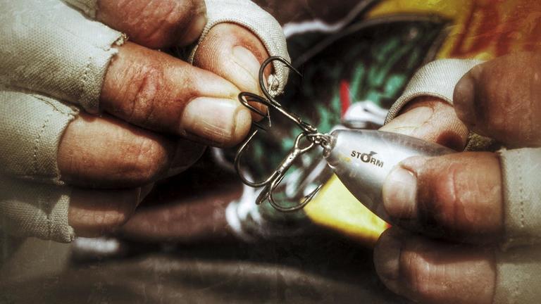 How to Change Your Treble Hooks in 30 Seconds - Wired2Fish.com